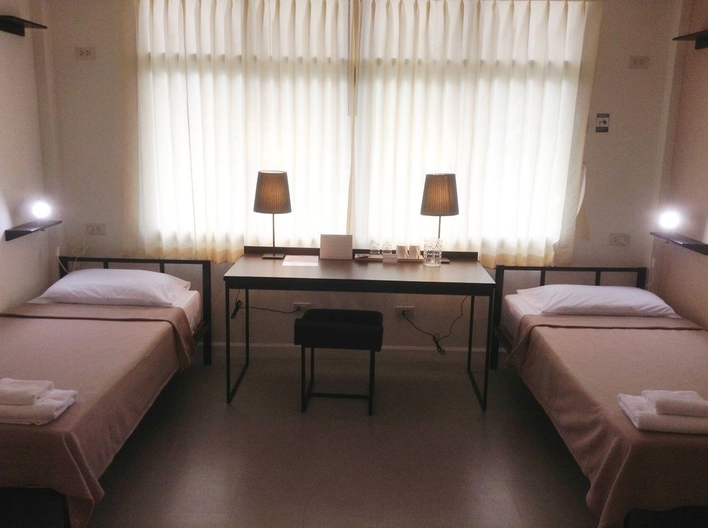G9bangkok Hostel Bagian luar foto